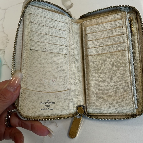 Louis Vuitton Damier Azur Zip Around Wallet - Picture 7 of 13